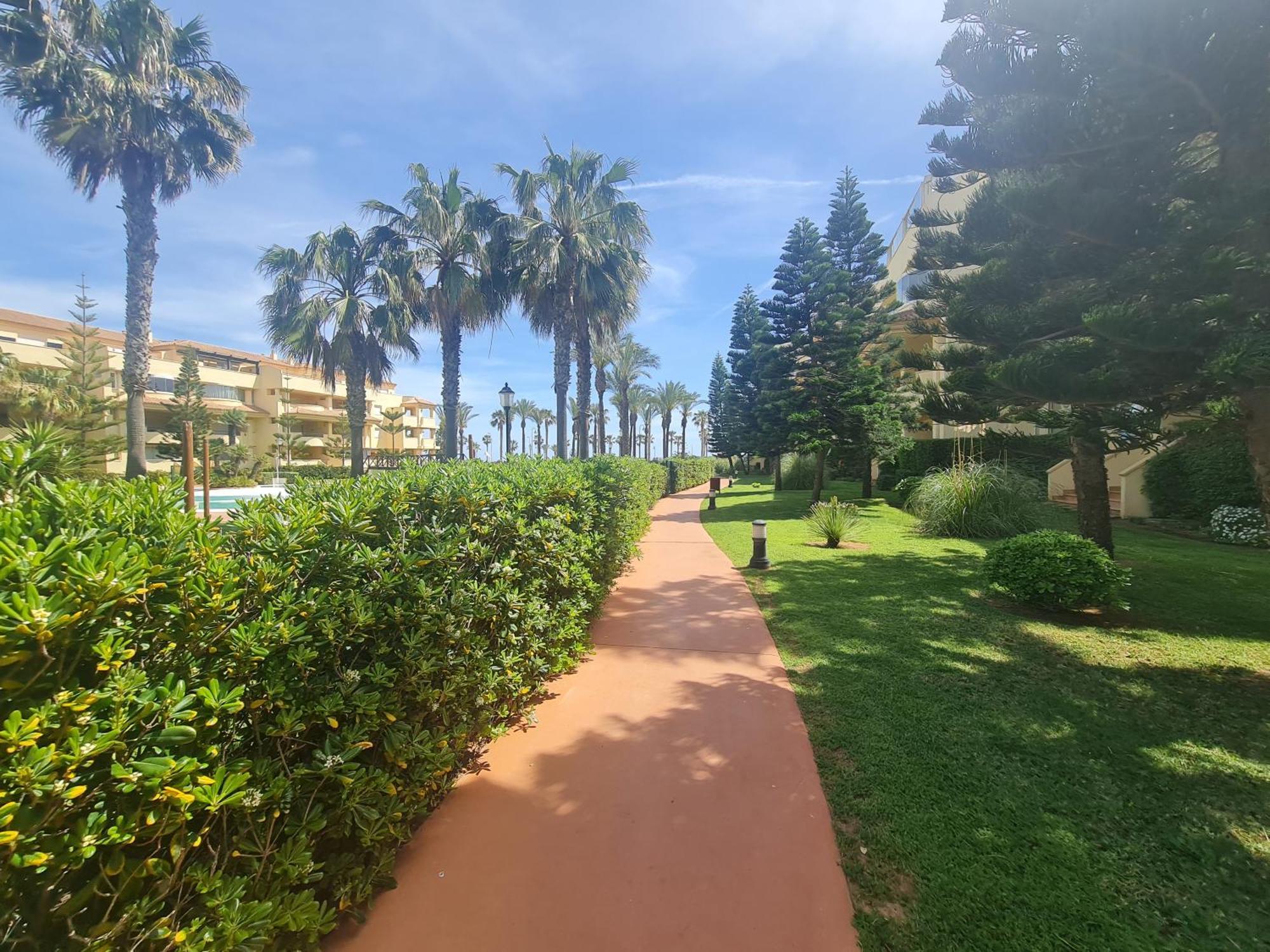 Romana Con Piscina Privada Y Vistas Al Jardin *